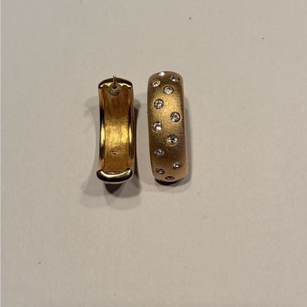 Elegant Gold Crystal Studded Earrings